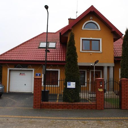 Dworek W Zieleni Varsó Kültér fotó