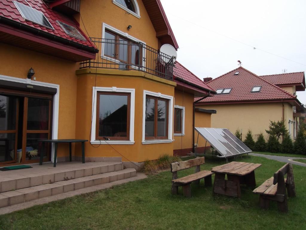 Dworek W Zieleni Varsó Kültér fotó